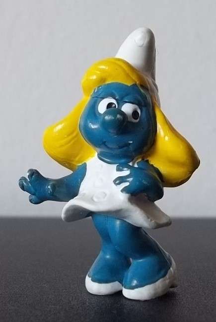 Original Vintage SMURFETTE !  Peyo Hong Kong! Smurfs! RARE Smurf!