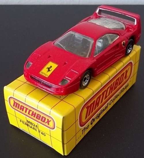 MATCHBOX MB 24 FERRARI F40 !! RARE RED VARIANT ! +  Original Box ! EXCELLENT !