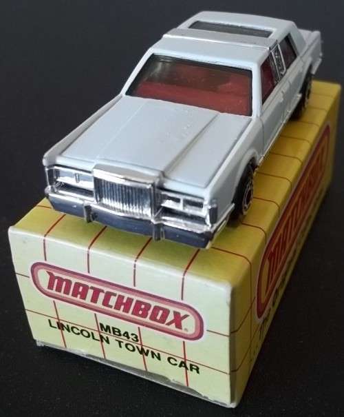 MATCHBOX MB 43 LINCOLN TOWN CAR !! RARE WHITE VARIANT !! MACAO 1983 !! MINT + Original Box !!