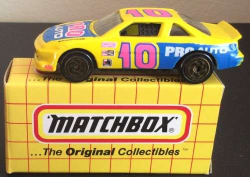 PONTIAC STOCK CAR MB 35 !! MATCHBOX  !! RARE !! MINT with  Original Box !! EXCELLENT !