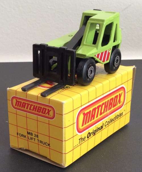 MATCHBOX MB 28 FORK LIFT TRUCK !! RARE OLIVE GREEN VARIANT !! MINT + Original Box !!