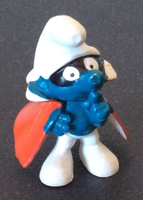 Original Vintage SPY SMURF! Peyo HONG KONG DARK SKIN LIGHTER RED CAPE VARIANT !! RARE !! Smurfs!
