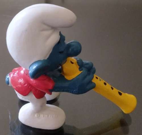 Original FLUTE SMURF !! 1978 !! HONG KONG ! Lighter Red Top Darker Yellow Flute Variant !Smurfs!
