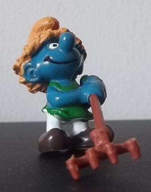 Original Vintage FARMER SMURF With Rake ! Hong Kong ! EXCELLENT CONDITION !! 1981 !! Smurfs!!