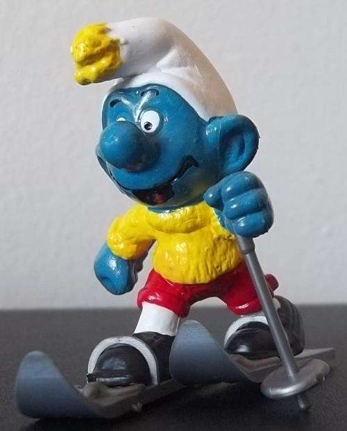 Original Vintage CROSS-COUNTRY SKIER SMURF !! Rare !! West Germany !!  Great Condition ! Smurfs!