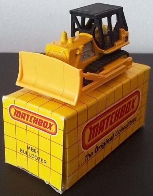 #64 BULLDOZER ! 1983 !! MINT +  Original Box ! Matchbox !! EXCELLENT !