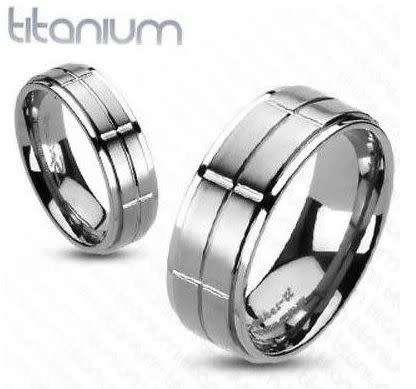**SOLID TITANIUM MULTI CROSS GROOVED RING 11