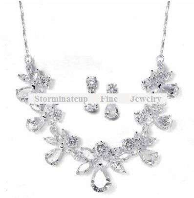 **BEAUTIFULLY STYLED FABULOUS FACETS!**SOLID STERLING SILVER FINEST CUBIC ZIRCONIA NECKLACE/EARRINGS