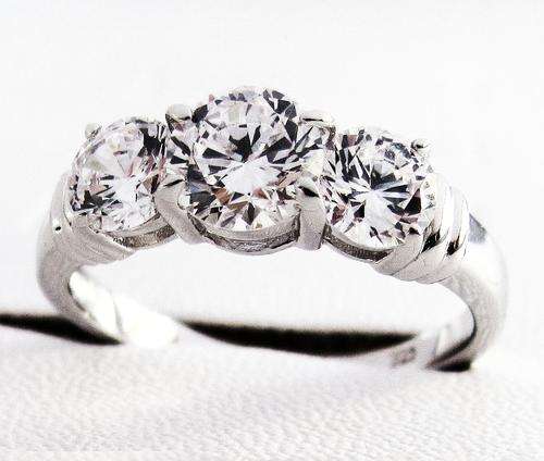 **NO RESERVE!**Stunning 1.10 Carat Cr. Diamond Brilliant Round Trilogy Solid Sterling Silver Ring