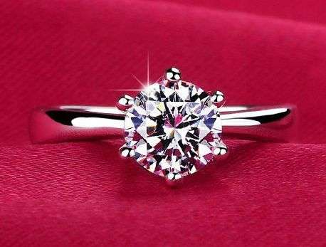 **Stunning Quality 0.95 Carat Cr. Simulated Diamond Solitaire Ring