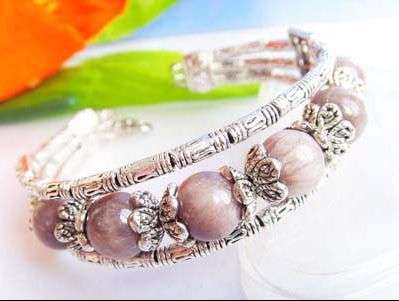 SUPERBELY HANDCRAFTED TIBETAN SILVER BRACELET