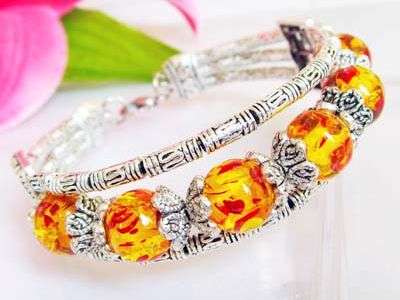 SUPERBELY HANDCRAFTED TIBETAN SILVER BRACELET