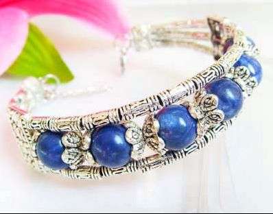 SUPERBELY HANDCRAFTED TIBETAN SILVER BRACELET