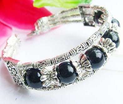 **^THE R1 STAND!!^**SUPERBELY HANDCRAFTED TIBETAN SILVER BRACELET