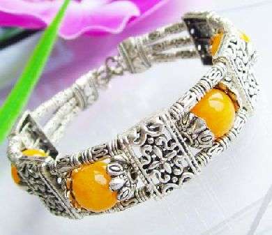 SUPERBELY HANDCRAFTED TIBETAN SILVER BRACELET