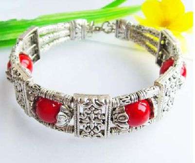 SUPERBELY HANDCRAFTED TIBETAN SILVER BRACELET
