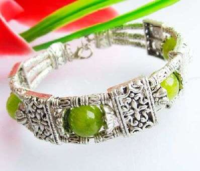 SUPERBELY HANDCRAFTED TIBETAN SILVER BRACELET