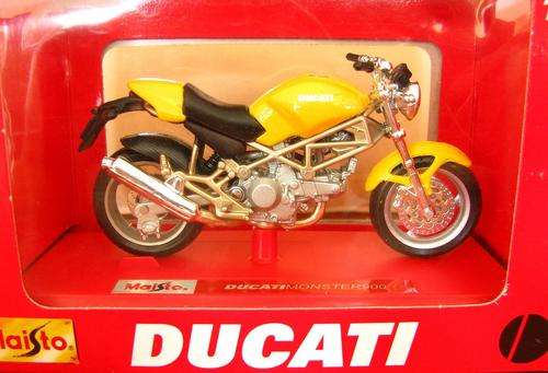 DUCATI MONSTER 900 BIKE 1:18 BRAND NEW AND BOXED!!!!