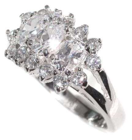 **50% REDUCED SHIPPING!** 2.48CTW TRILOGY DIAMOND FLOWER ENGAGEMENT RING size 7