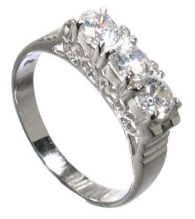 0.81CTW BRILLIANT 3 STONE ANNIVERSARY BRIDAL RING size 6