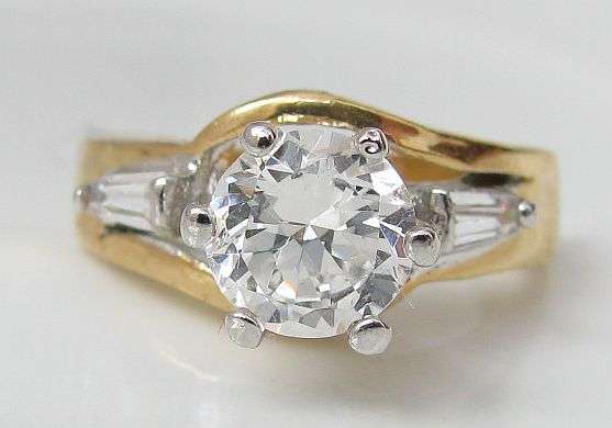 STUNNING SOLITAIRE!!!BRILLIANT DIAMOND CUT 18K GP ENGAGEMENT RING size 4