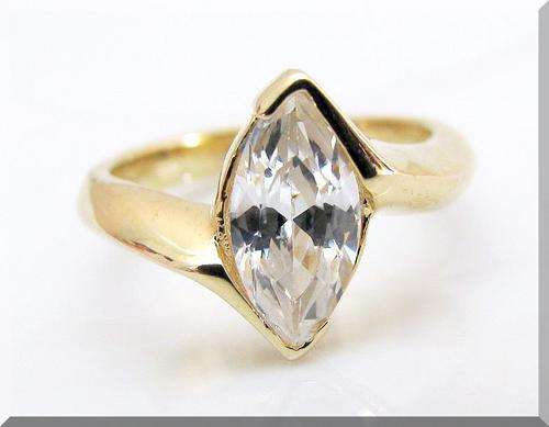 0.90CTW CZ DIAMOND PEAR CUT ENGAGEMENT RING size 4 SET IN 18K GOLD GP