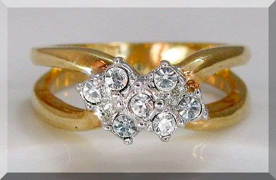 0.80CTW CZ DIAMOND PRETTY CLUSTER ENGAGEMENT RING size 4 SET IN 18K GOLD GP