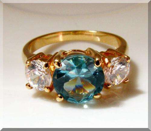 **REDUCED SHIPPING!**2.80CT CREATED DIAMONDS, TOPAZ!GENUINE 18K GOLD PLATED TRILOGY RING size 7