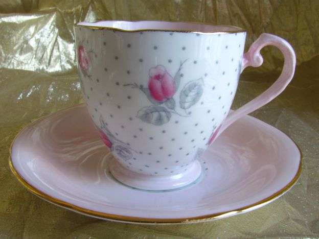 ROYAL GRAFTON:  Fantastic Footed Demitasse Duo- have a look!