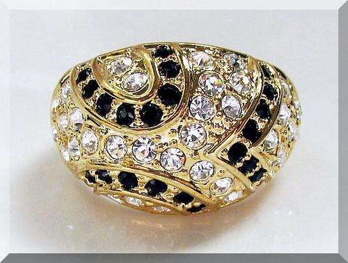 **72% REDUCED SHIPPING!**STRIKING CZ DIAMONDS&SAPPHIRE CLAD IN 18K YELLOW GOLD size 9