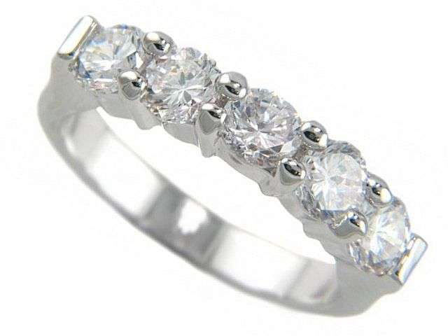 1.25CTW EXCLUSIVE BRILLIANT DIAMOND CUT ENGAGEMENT RING CLAD IN 18K WHITE GOLD SIZE 8