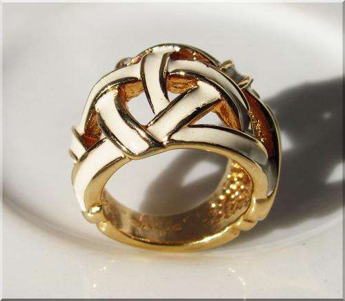 **50% OFF SHIPPING!**CONTEMPARY WHITE ENAMELLED FASHION RING CLAD IN 18K YELLOW GOLD SIZE 4