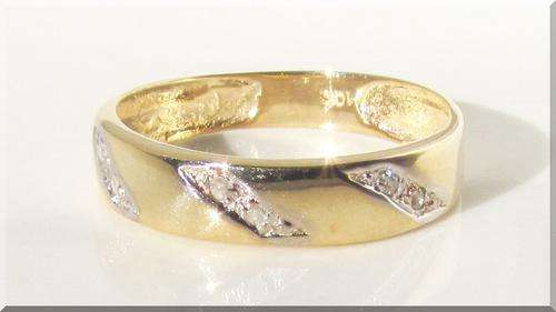 SOLID GOLD RING!!! 0.15ctw GOLD WEDDING BAND SET IN 10K YELLOW GOLD size 7