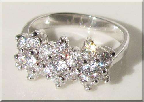 0.03CTW BRILLIANT ANNIVERSARY FLOWER CLUSTER BRIDAL RING size 6