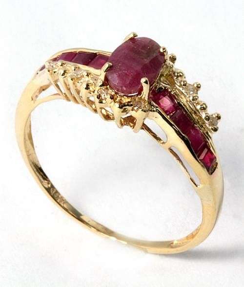 NEW! 10KT YELLOW GOLD RUBY BAGUETTE SET DIAMOND RING SIZE 7