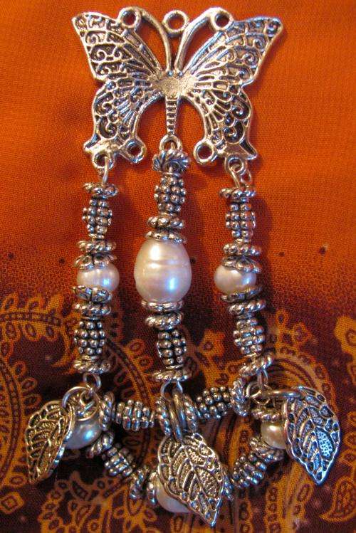 STUNNING!! HAND CRAFTED LARGE GENUINE PEARLS & CRYSTAL PENDANT SET IN TIBETAN SILVER!!!