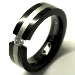 !!FREE SHIPPING!!TITANIUM TENSION RING WITH ROUND CZ & ACCENT in size 8