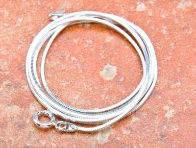 **FREE SHIPPIN**.925 SILVER SOLID CHAIN 22"