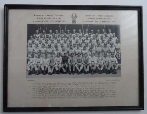 1 Parachute Battalion Group Photo - Jumping Course 1965 - rare find!