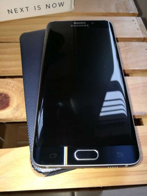 LIKE NEW Samsung Galaxy S6 Edge+ Plus Cellphone & Accessories (BIG SCREEN FOR MEDIA!)