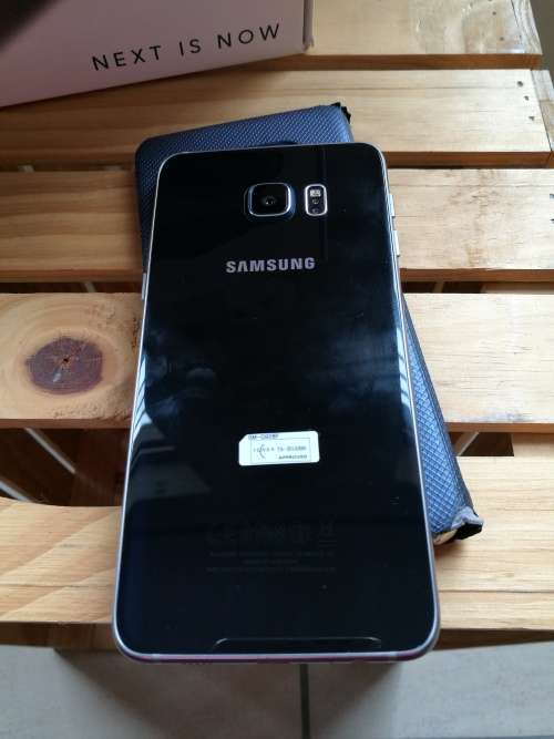 LIKE NEW Samsung Galaxy S6 Edge+ Plus Cellphone & Accessories (BIG SCREEN FOR MEDIA!)