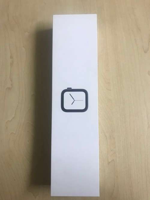 **New Years Special** Apple Watch 4 - 40mm Space Grey + Sport Band *AS NEW*