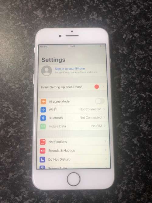 iPhone 8 64GB - Only works on some networks