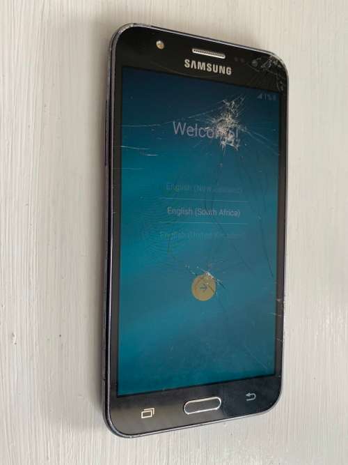 Sasmung Galaxy J5 - Glass Cracked