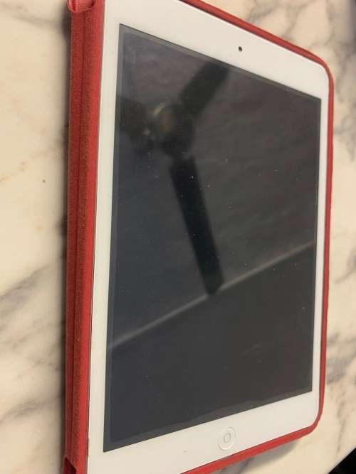 iPad Mini 16GB with cover
