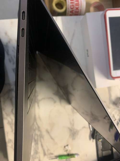 Macbook Pro 15` 2018 *Read*