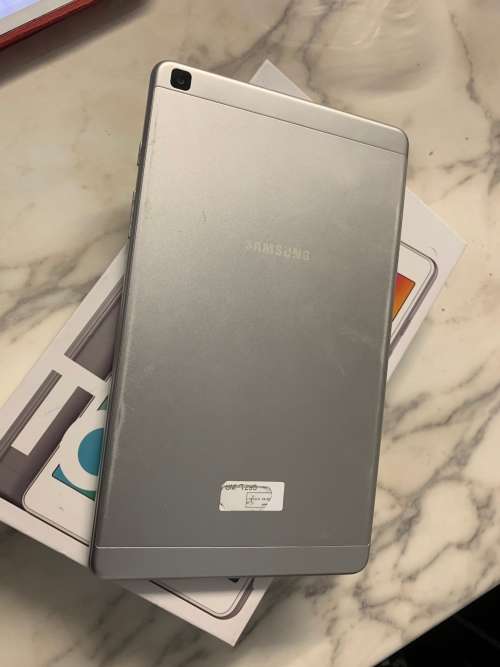 Samsung Galaxy tab A *Glass Cracked* Still works