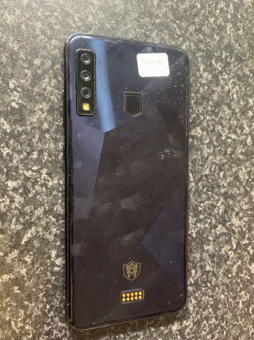 Hisnese H40 Rock *Dead* Incl Box