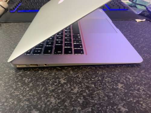 Macbook AIr i5 2017 - Retina Display