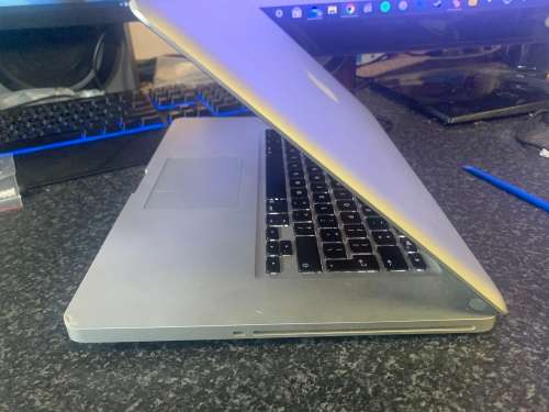 MacBook Pro i7